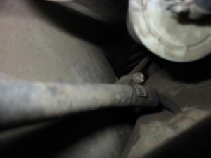 rewire_fuelpump 020 maybe a fuel leak return line.jpg